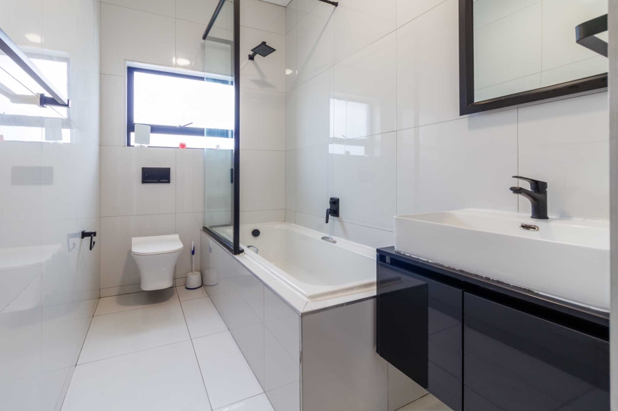 2 Bedroom Property for Sale in Table View Western Cape